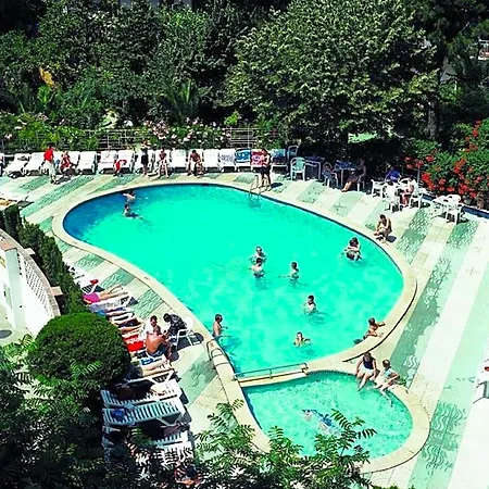 Hotel Clipper Affiliated By Fergus Lloret de Mar
