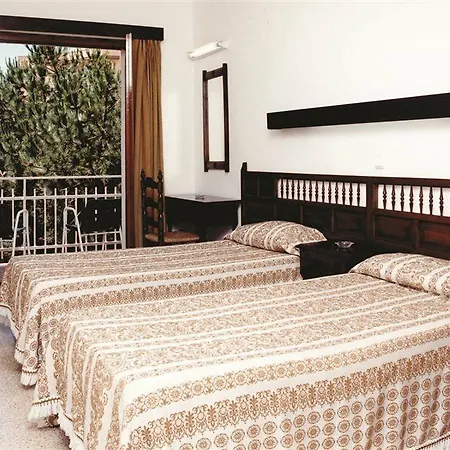 Hotel Clipper Affiliated By Fergus Lloret de Mar